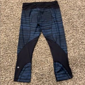 Lululemon Inspire Crops sz6